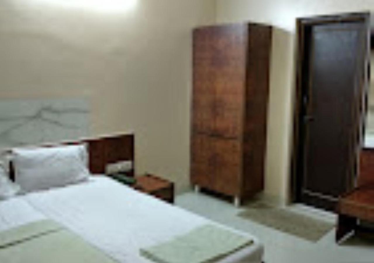 Hotel Satkar Shivajinagar