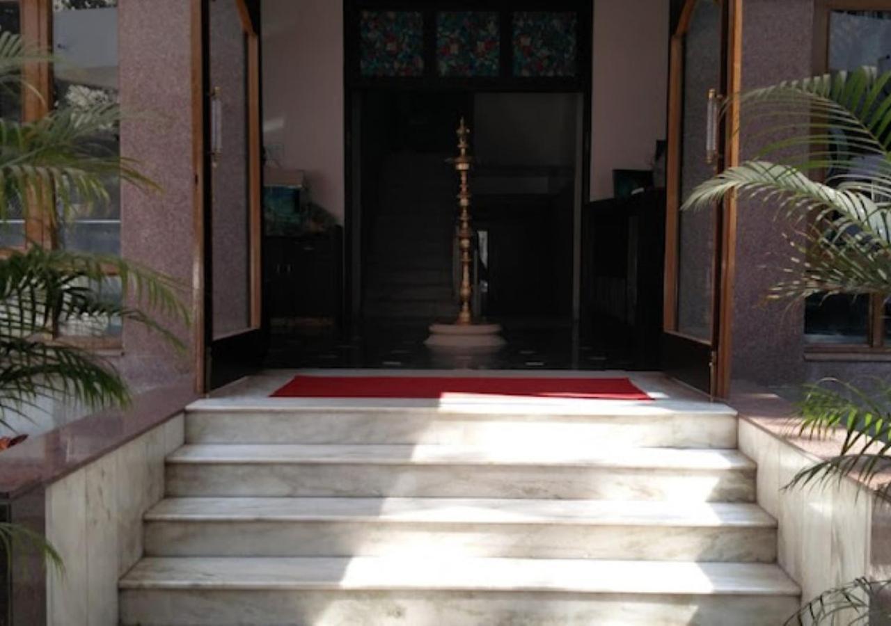 Hotel Satkar Shivajinagar 4*